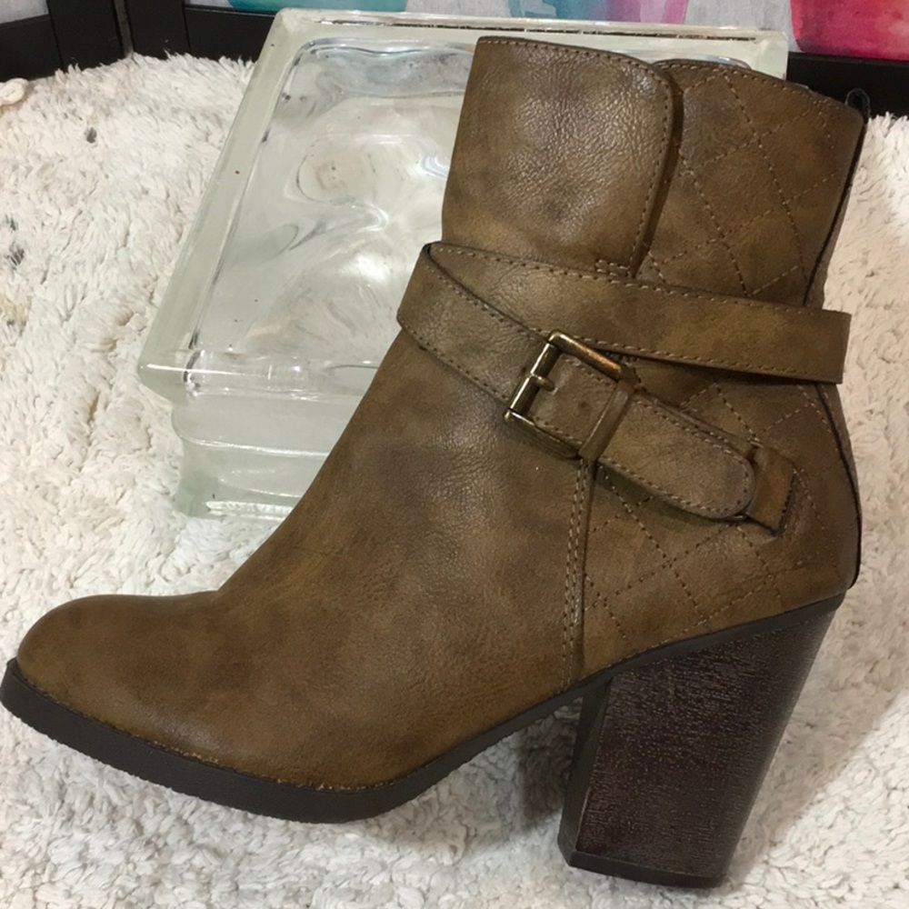 SM New York quilted booties